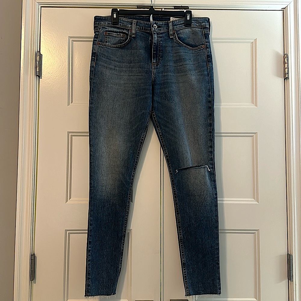 Rag and Bone sz 32
Cate mid rise skinny 
Medium wash